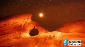 科学家高兴坏了 就因为火星一个洞中发现了外星人?